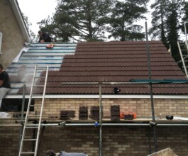 installing house roof